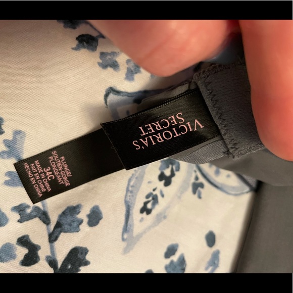 VS plunge bra - Picture 3 of 3